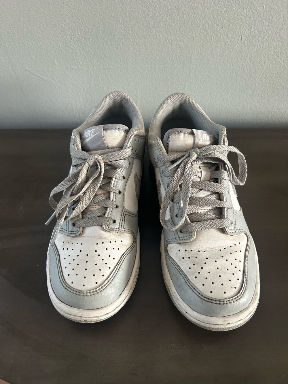 Boys 5Y Nike Kids Low-Top Sneakers in Gray and White